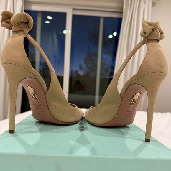 Aquazurra Bow Tie 105mm Pump in Beige 37.5 - brand new, never worn! - Picture 10 of 13